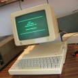 Questo Apple ][c proviene dal Centro Sociale Ask 191 di Palermo; si trovava infilato in un mucchio di materiale elettronico di scarto, a formare una scultura cyberpunk, e ci e’...