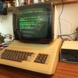 Questo computer e’ stato recuperato quasi 14 anni fa presso un rivenditore di rottami a Catania; giaceva all’aperto, in mezzo alle erbacce, ed e’ stato esposto a sole ed intemperie...