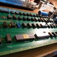 La scheda e’ quasi completata Ieri (mercoledi 27 Febbraio 2013) abbiamo portato avanti il lavoro di montaggio del nostro APPLE 1. Il nostro sito e’ stato bloccato per 2 mesi a causa di problemi con...