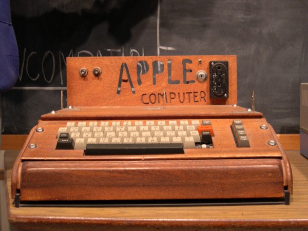 first-apple-computer-apple-1-with-home-made-wooden-case